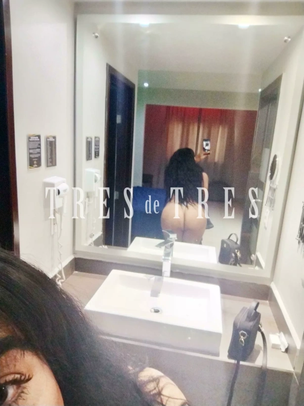Besos en la boca, Fetichismo, Atención a parejas, Oral con condón, Lluvia dorada, Beso negro, Sexo anal, Garganta profunda, Eyaculación cuerpo, Trato de novia, Oral completo, Fantasías y disfraces, Masaje erótico, Tríos, Lencería, Activa, Pasiva, Cambio de rol, Juguetes sexuales, Sin límite, Fiestas y eventos, Versatil, Experta en principiantes, Atención a discapacitados, Despedida de soltero, Sexcam, Copro: travesti em Mexicali