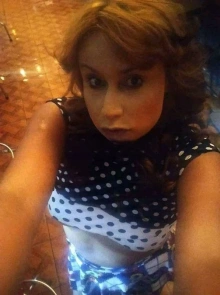 Transgénero sex, elegancia y clase como chica de compañía de belleza excepcional
