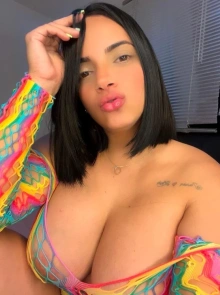 Encuentra a Jenny en nuestro directorio de acompañantes