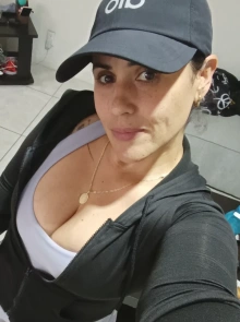 Sharon sexy está en el catálogo de putas en Guadalajara y acompañantes