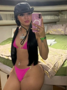 Iccyyy, elegancia y clase como chica de compañía de belleza excepcional