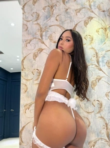 Daniela, una modelo de élite espectacular e independiente