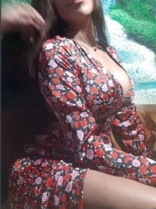 Perfil de Adriana, destacada en el listado de acompañantes de élite