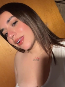 Samm, disponible ahora como modelo independiente en Tijuana