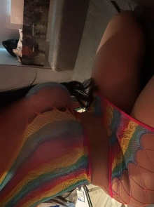 Descubre mujeres VIP como Nadia en nuestro listado