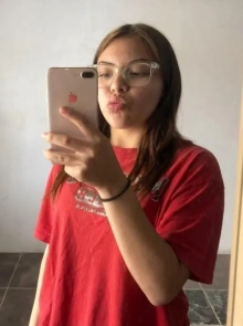 Agenda tu cita con Laura, escort con perfil activo