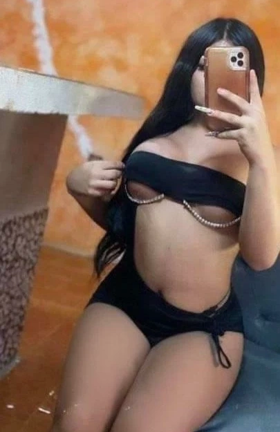 Alicia es una de las chicas de presencia imponente más solicitadas hoy