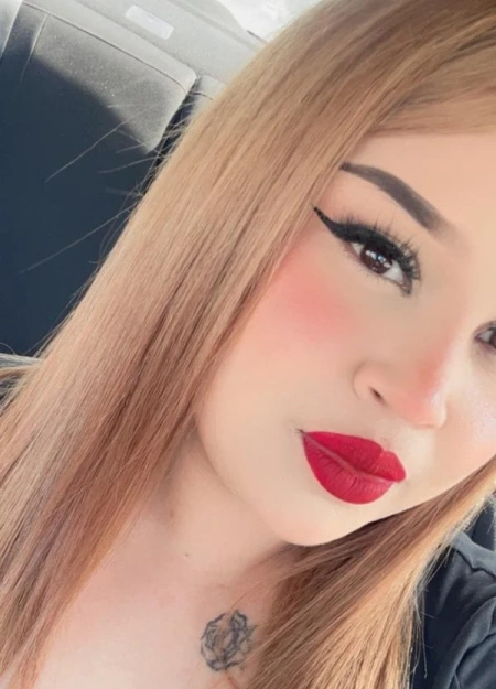 Dulce presenta su book de fotos reales de alta gama