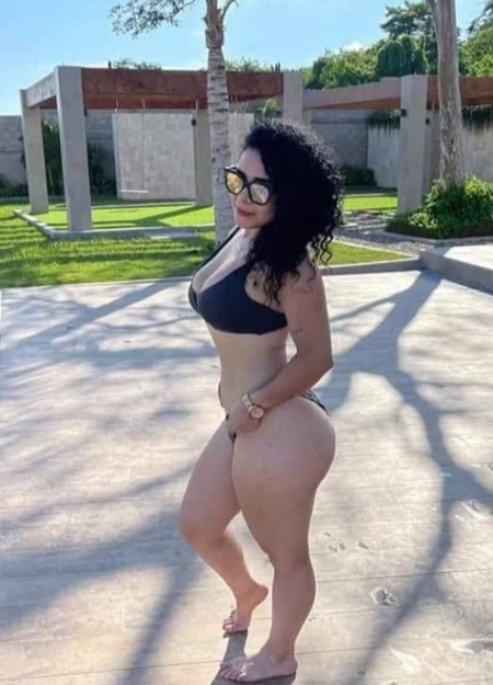 Servicios de escorts de alta calidad con Romina