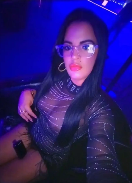 Agenda tu cita con Claudia, una escort VIP con perfil activo
